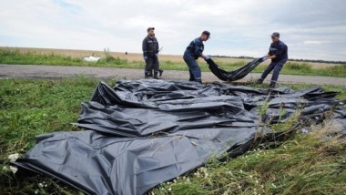 العثور على 196 جثة في مكان تحطم الطائرة الماليزية شرق أوكرانيا
