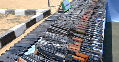 البيشمركة: شحنات الأسلحة والأعتدة تصل أسبوعياً إلى مطار أربيل