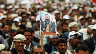 الحوثيين وأنصارهم يتظاهرون في صنعاء بالرغم من مبادرة الرئيس