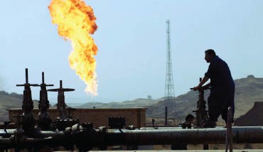 النفط يتراجع مع استمرار نمو المخزونات الأميركية