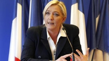 لوبان تتنحى عن رئاسة حزب الجبهة الوطنية في الانتخابات الفرنسية