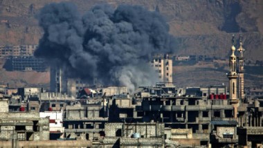 غارات وقصف على الغوطة الشرقية في سوريا غداة إعلان روسيا هدنة فيها