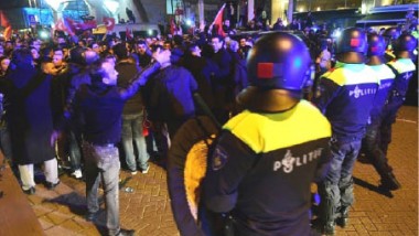 أزمة مفتوحة بين أنقرة ولاهاي وإبعاد وزيرين تركيين من هولندا