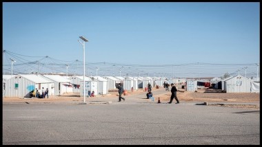 فرنسا تقدم إغراءات للتخلص من اللاجئين