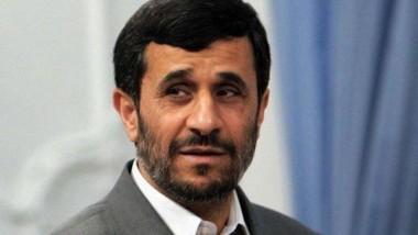 أحمدي نجاد يرشّح للرئاسة برغم أوامر المرشد له بعدم الترشّح