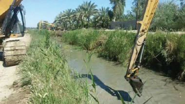 الموارد المائية تباشر بأعمال تنظيف الجداول والأنهر في المحافظات