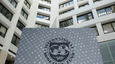 «النقد الدولي» يتوقع تباطؤ النمو الخليجي في 2017