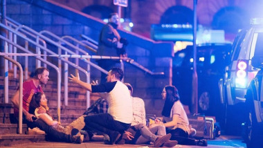 الإرهاب يضرب مانشستر ويوقع ضحايا مع فقدان عشرات الأطفال