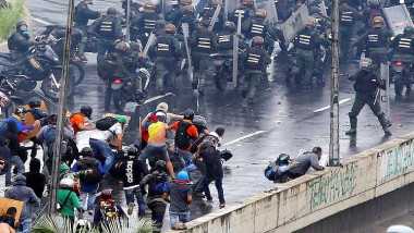 74 قتيلا و1.4 ألف جريح حصيلة الاحتجاجات في فنزويلا