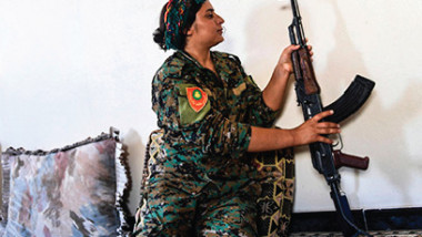 أيزيديات في قلب القتال في الرقة للثأر من داعش