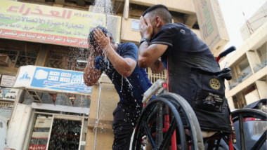 عراقيون يسخرون من ارتفاع درجة الحرارة عبر مواقع التواصل الاجتماعي