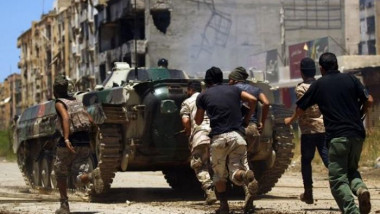اندلاع اشتباكات ضارية شرقي العاصمة الليبية طرابلس