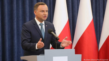 رئيس بولندا يستخدم حق النقض ضد تعديل قانون المحكمة العليا