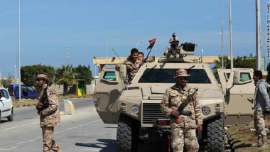 الجيش الليبي يستعدُّ لمعركة استعادة الهلال النفطي من المسلحين بعد سقوط بنغازي