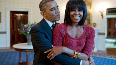 تهنئة رومانسية من “ميشيل” إلى “أوباما” في يوم ميلاده
