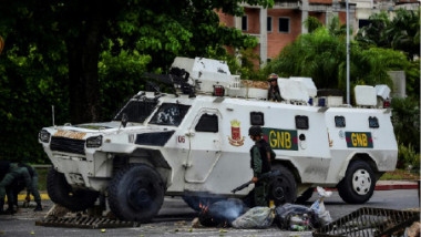 الرئيس الفنزويلي يعلن إحباط «هجوم إرهابي» على قاعدة عسكرية
