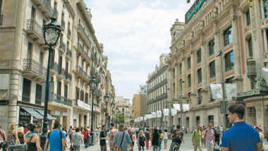 إسبانيا تستعيد عافيتها وتسجل 3.3 % نمواً