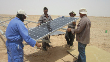 استغلال الطاقة الشمسية في مشروع المياه البديلة (الساقي)