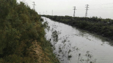 «الموارد المائية» تواصل تطهير الجداول والأنهر استعداداً للموسم الشتوي