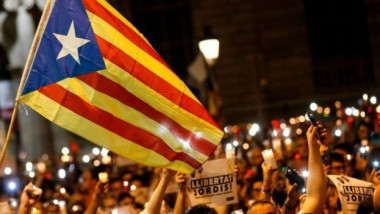 توقعات بفرض حكومة مدريد الحكم المباشر على كتالونيا