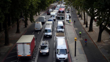 لندن تفرض ضريبة جديدة على السيارات الأكثر تلويثاً للهواء