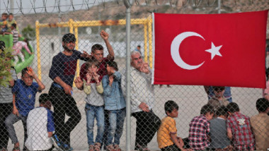 برنامج المساعدات النقدية للاتحاد الأوروبي يصل إلى مليون لاجئ من عراقيين وسوريين في تركيا