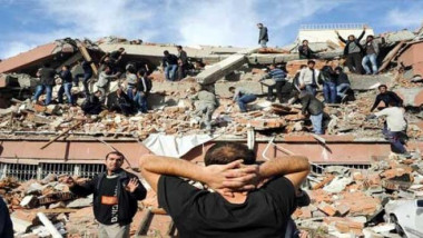 ارتفاع حصيلة ضحايا الزلزال في إيران الى 207 قتلى و1700 جريح