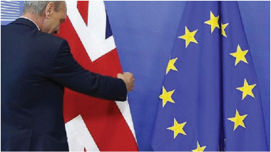الاتحاد الأوروبي يبدي استعداده لاتفاق تجاري مع بريطانيا