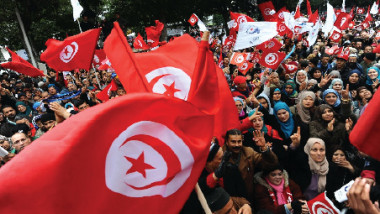 الثورة التونسية والشباب: الفجوة الديمقراطية
