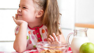مزاج الآباء يؤثر على ما يأكله الأطفال
