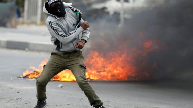 مقتل فلسطينيين اثنين وإصابة عشرات باحتجاجات ضد أميركا