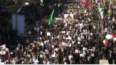 بسبب «الاضطرابات» التي شهدتها البلاد منذ  نحو أسبوع عشرات الآلاف من المؤيدين للنظام يتظاهرون في إيران