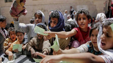 أطفال اليمن بين مطرقة الحرب وسندان الجوع