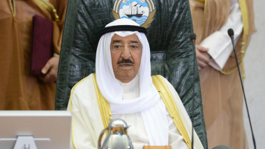 أمير الكويت يؤكد للحكيم حرص بلاده على تمتين العلاقات مع العراق