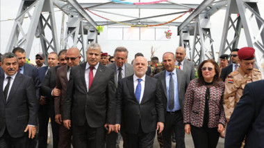 “الجسر العتيق” يعجّل بوتيرة عودة أصحاب المهن والأهالي لأيمن الموصل