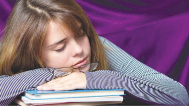 النوم يحسن مزاج المراهقين