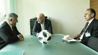 «فيفا» يحتج على التدخلات في عمل اتحاد الكرة العراقي