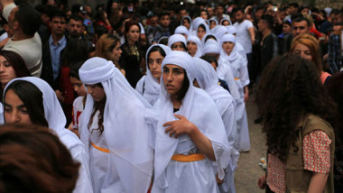آلاف الإيزيديين يحتفلون بطقوس “الطوّافات” لأول مرة خلال 4 سنوات