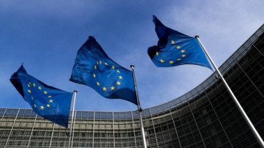 الاتحاد الأوروبي يفرض عقوبات على خمس شخصيات روسية