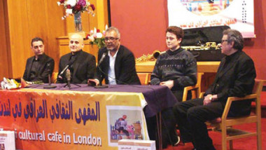 المقهى الثقافي العراقي في لندن يستقبل عامه الثامن على أنغام الساكسفون