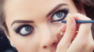 نصائح لإبراز شكل العين من دون مكياج