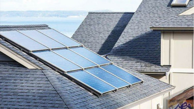 قرار يفرض تركيب ألواح طاقة شمسية في كاليفورنيا