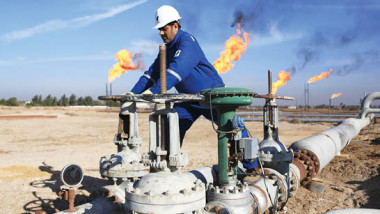 مرونة منتجي النفط والغاز تدفع إلى استقرار الأسواق العالمية