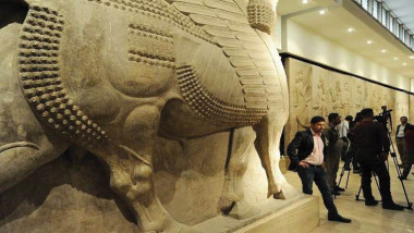 متحف بريطاني يعيد قطعاً  أثرية مسروقة إلى العراق
