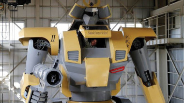 ياباني يصمم أكبر روبوت في العالم