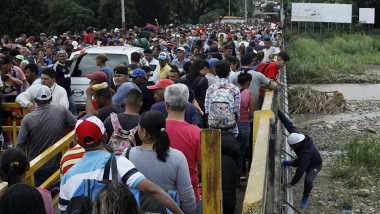 340 ألفاً من المئة نسبة التضخم في فنزويلا