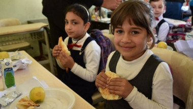 الغذاء العالمي يستعد لإطلاق وجبات مدرسية في 11 محافظة