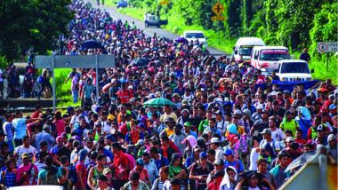 خمسة آلاف مهاجر من أميركا الوسطى يستأنفون دخول الولايات المتحدة