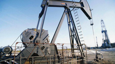 السعودية تسعى لإقناع روسيا بالانضمام إلى تخفيضات إنتاج النفط