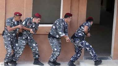 الشرطة اللبنانية تشتبك مع سياسي مطلوب للاستجواب